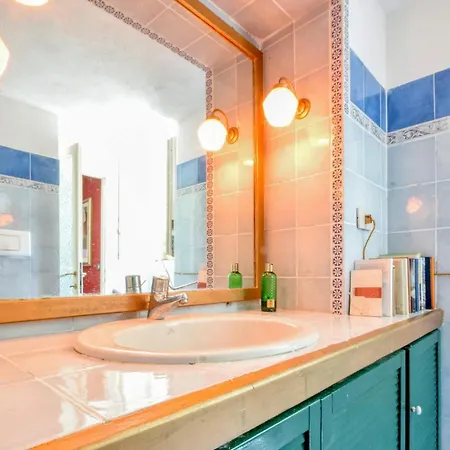 1 Bedroom Lovely In *